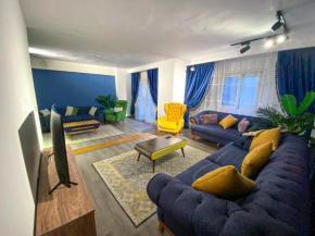 Luxury 3 bed apartment in Alexandria with side beach view